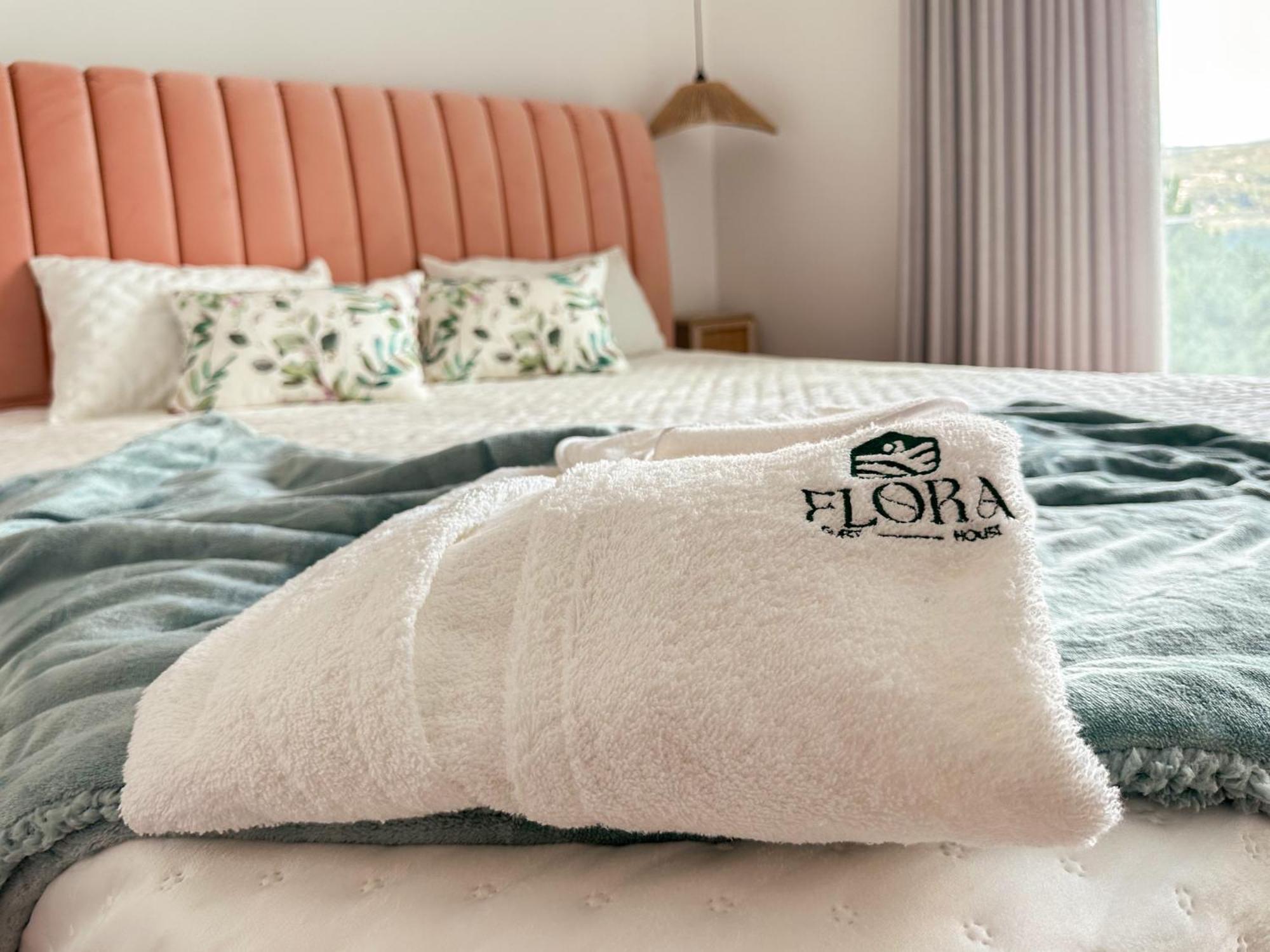 Flora Guest House Marco de Canavezes Buitenkant foto