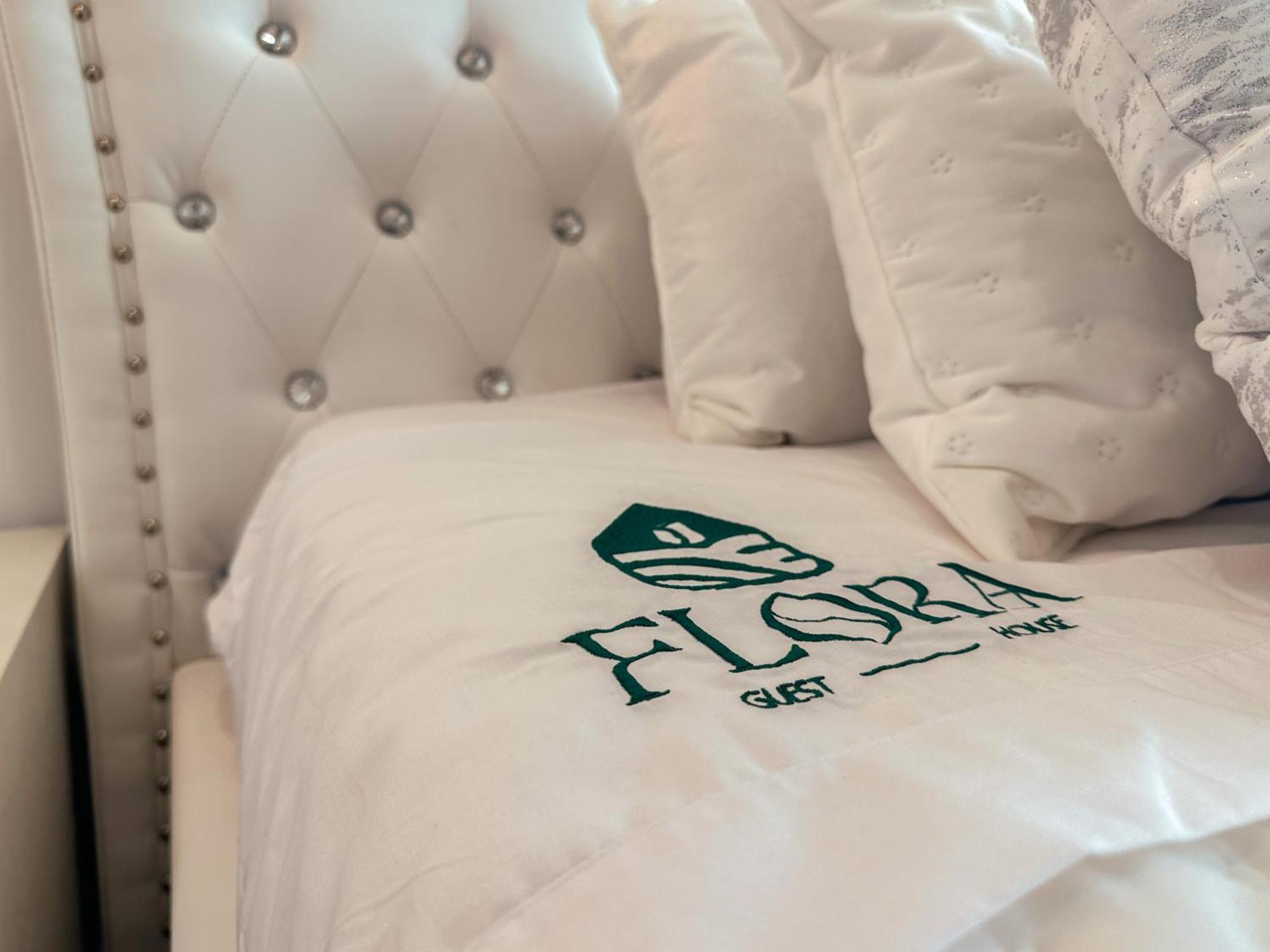 Flora Guest House Marco de Canavezes Buitenkant foto